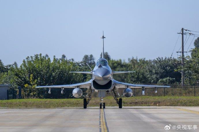 直击！南部战区空军航空兵“空战”演练现场-第5张图片-十倍杠杆-股票杠杆